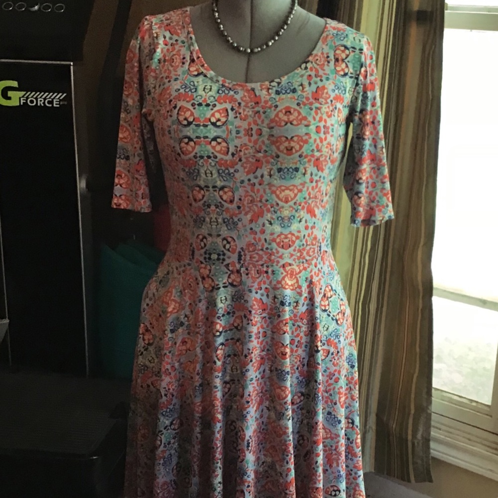 *SALE LuLaRoe Polyester Dress - Picture 1 of 3